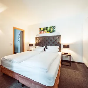 https://familienapartment-am-neumarkt-ll.dresdenhotels.net