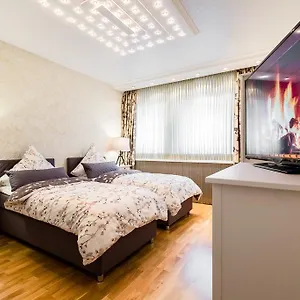 https://apart2stay.topcolognehotels.com